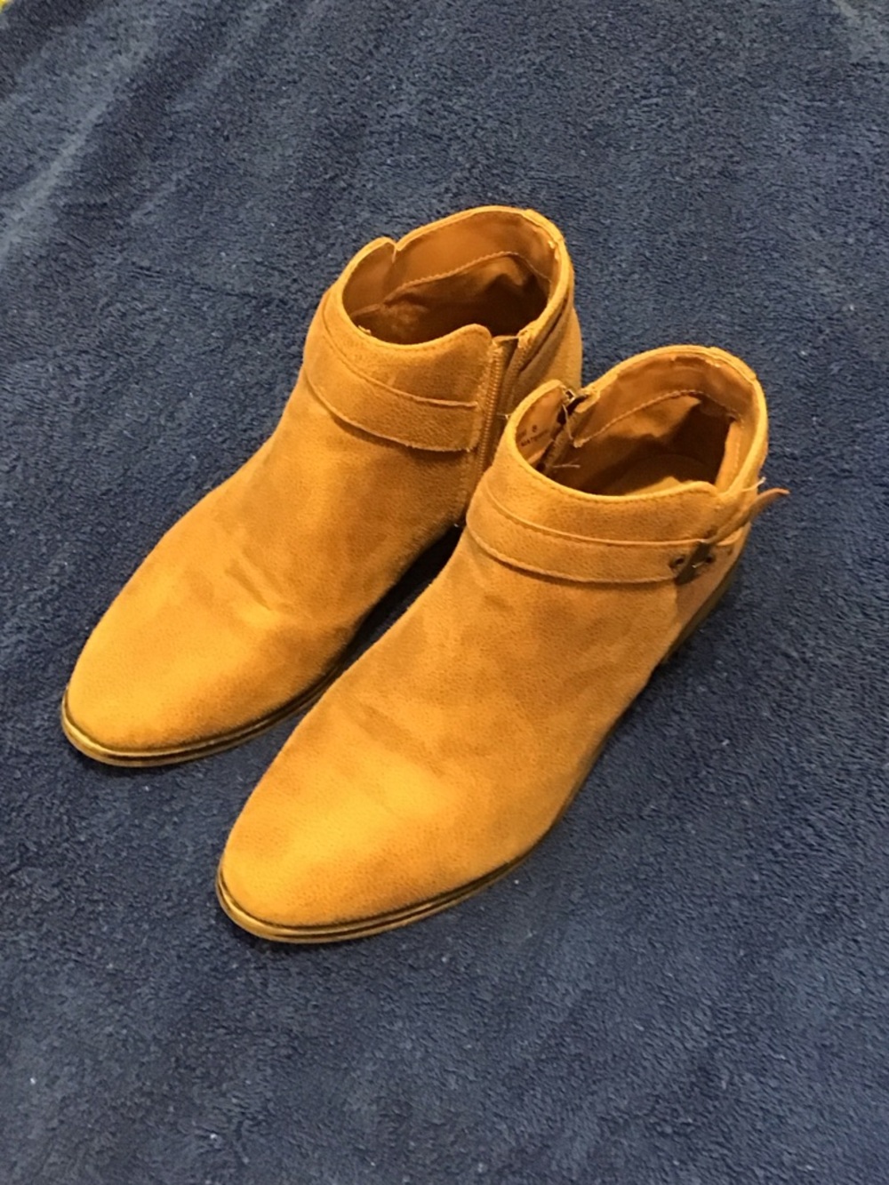 BAMBOO Women's Suede Ankle Booties size 8